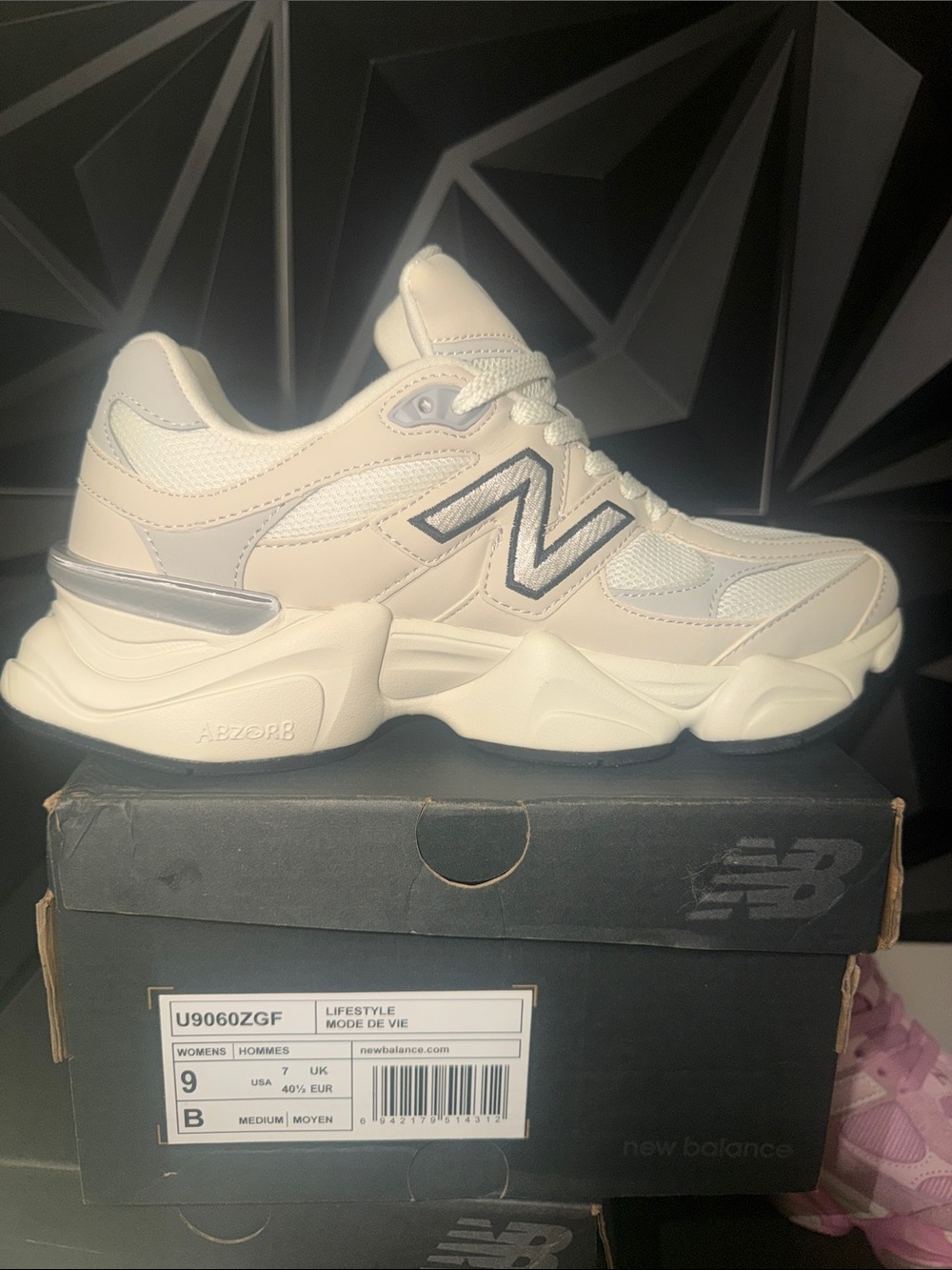 New Balance Cream and Light Gray Platform Runner Sneakers